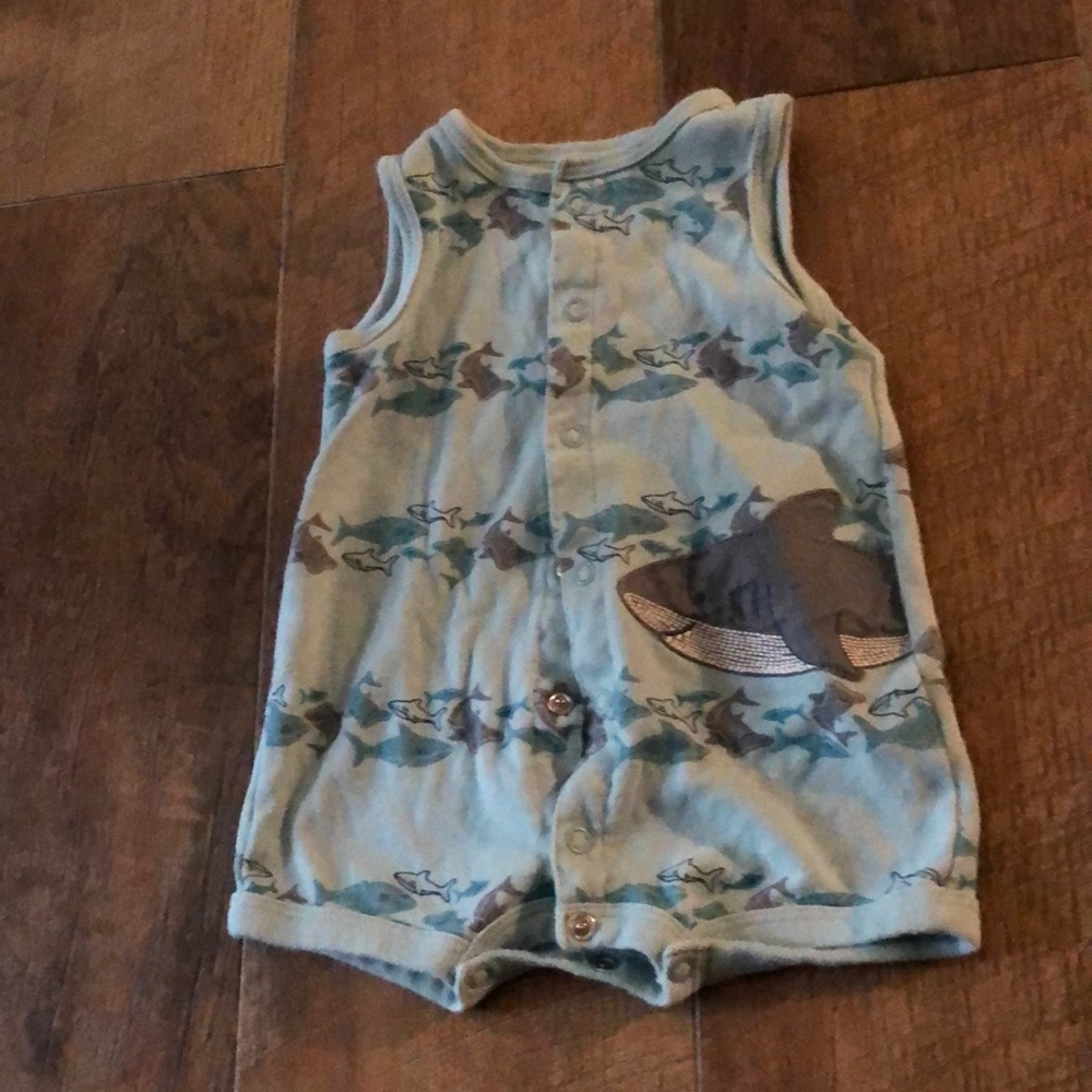 Sleeveless onsie